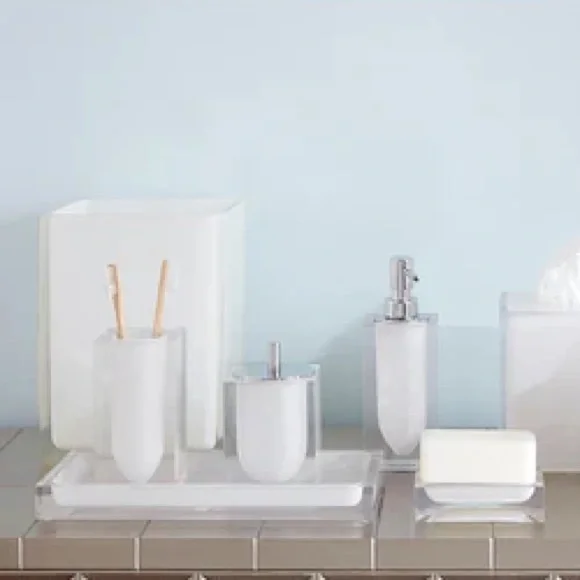 NWOT: Jonathan Adler Soap Dispenser ‘celadon’ - Picture 3 of 4